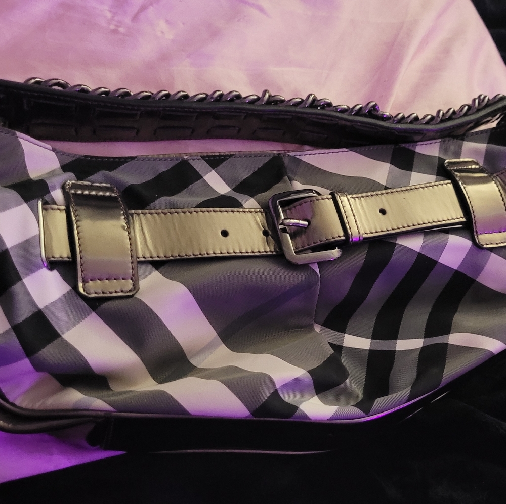 Burberry limited edition authentic purse